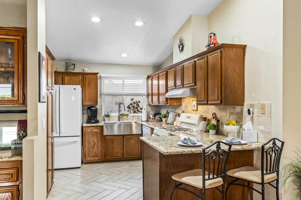 2010 San Marcos Blvd - photo 4