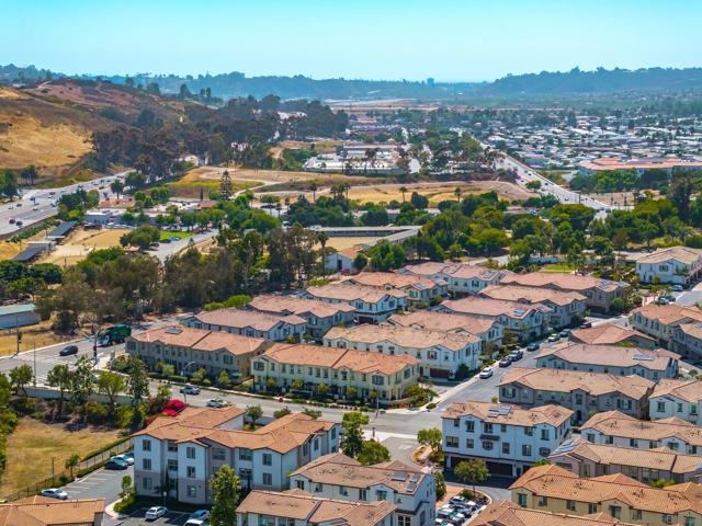 4132 Calle Arbol, Oceanside CA: https://media.crmls.org/mediaz/98935037-4df1-4d02-9756-207f439fa25c.jpg