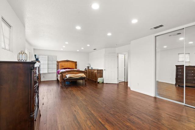 354 Vasconcellos Avenue, Manteca CA: https://media.crmls.org/mediaz/9893b744-b1ce-451c-a9a3-693f701cf7e9.jpg