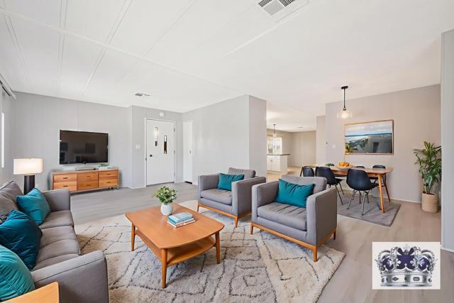 392 Standing Bear, Cathedral City CA: https://media.crmls.org/mediaz/98946df0-6f5c-4160-bb64-542812f36e74.jpg