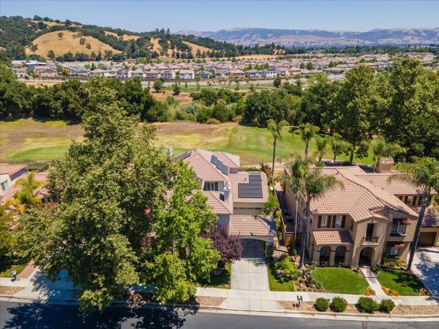 2316 Club Drive, Gilroy CA: https://media.crmls.org/mediaz/98948245-a3e9-48bc-a0b2-87bbd59ab8fb.jpg