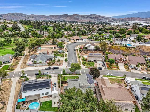 1521 Del Norte Dr, Corona CA: https://media.crmls.org/mediaz/9894cbfb-28cf-4157-9b67-e0a3a088eed6.jpg