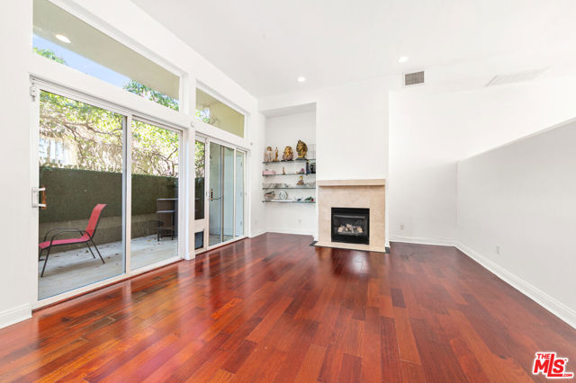 1020 Hilldale Avenue, West Hollywood CA: https://media.crmls.org/mediaz/98951f2c-1bd8-4625-be53-68514f0d3328.jpg
