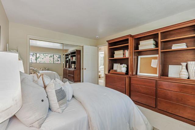 937 Parrott Drive, Hillsborough CA: https://media.crmls.org/mediaz/98951fe9-69e5-4198-a51a-d10ba9f9aedd.jpg