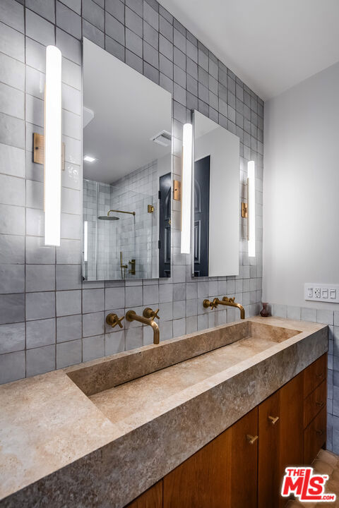1925 Curson Place, Los Angeles CA: https://media.crmls.org/mediaz/98957acd-f87f-4e7b-ac89-f779cc949b80.jpg
