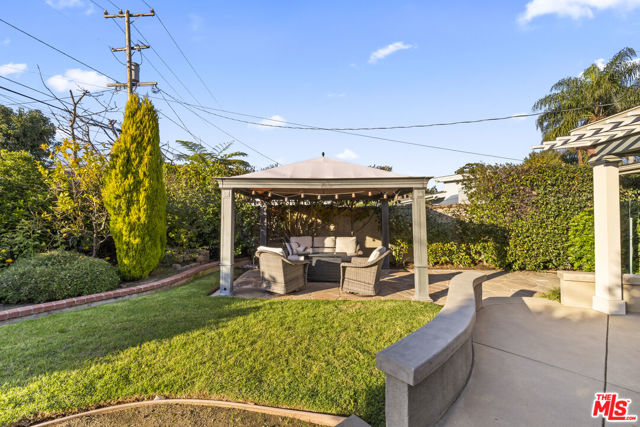 505 Panama Avenue, Long Beach CA: https://media.crmls.org/mediaz/9895abc2-9105-40d4-accc-86906daf1f1b.jpg