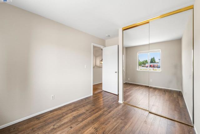 1970 Knollcrest Ln, Tracy CA: https://media.crmls.org/mediaz/9895c4e3-51c3-4df1-b16e-25ada67cbd9f.jpg