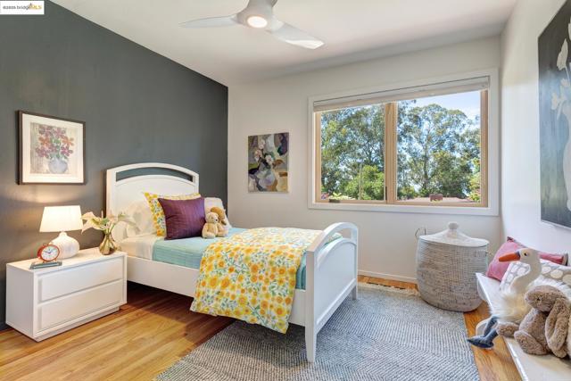5801 Balboa Dr, Oakland CA: https://media.crmls.org/mediaz/989680b5-7145-4ffc-8016-47ba31f1db81.jpg
