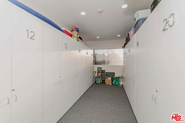 4644 Coldwater Canyon Avenue, Studio City CA: https://media.crmls.org/mediaz/98977619-fe13-43da-9dff-9e4d6ccac1f4.jpg