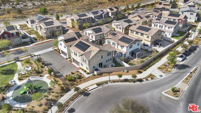 17028 Zion, Santa Clarita CA: https://media.crmls.org/mediaz/98979a33-daf3-4231-8957-7de934fd1185.jpg