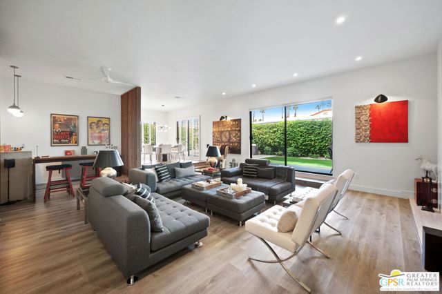 87 Magdalena Drive, Rancho Mirage CA: https://media.crmls.org/mediaz/9897e498-d33c-4d9e-aa54-1488ae96c62a.jpg