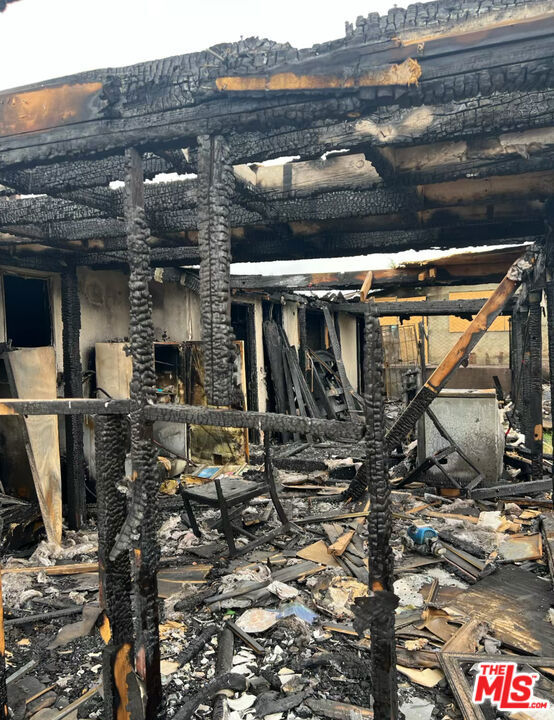 550 Frances Drive, Barstow CA: https://media.crmls.org/mediaz/98988d9a-304d-4c15-83f8-72900b971395.jpg