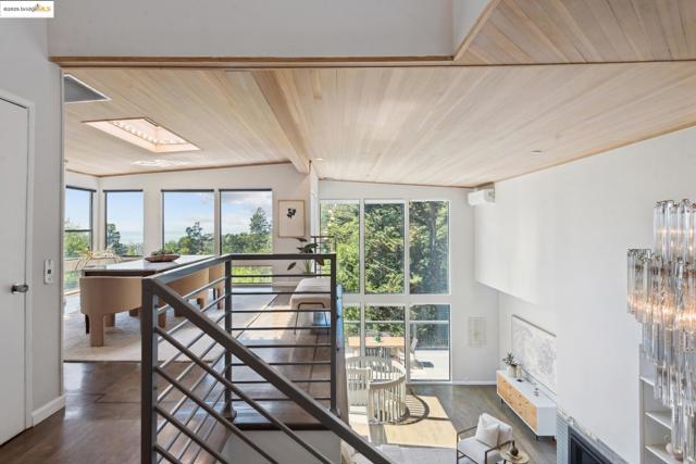 2861 Chelsea Drive, Oakland CA: https://media.crmls.org/mediaz/9898a4ba-d1b5-45c6-9e20-e177d02df1dd.jpg