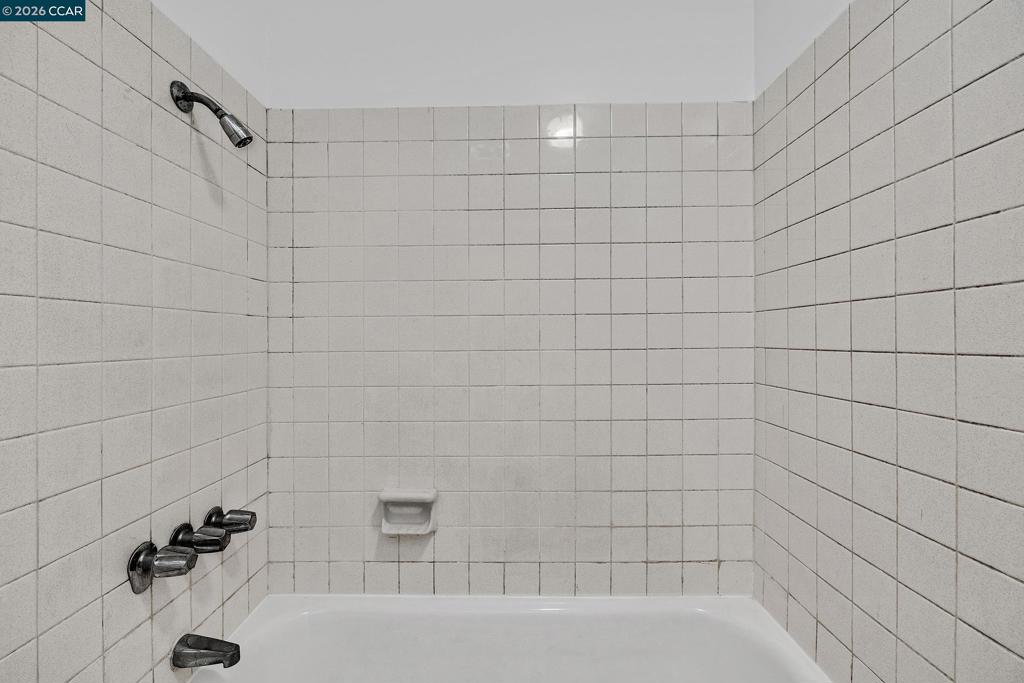 https://media.crmls.org/mediaz/9898a7ca-b1e4-453f-85b6-b149fecccacc.jpg?preset=X-Large