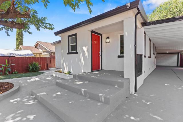 3803 22nd Avenue, Sacramento CA: https://media.crmls.org/mediaz/9899fb56-e583-4504-a800-4911aab0c719.jpg