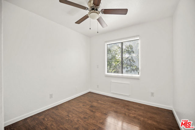 412 Coronado Terrace, Los Angeles CA: https://media.crmls.org/mediaz/989a6fa5-bf7a-415f-a366-b23fc79eba1b.jpg