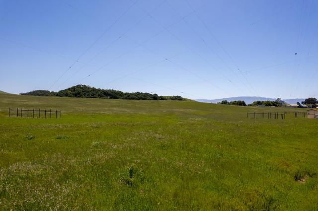 540 Old Natividad Road, Salinas CA: https://media.crmls.org/mediaz/989a9e8b-b8f2-46b1-960c-ce5991d29b9c.jpg