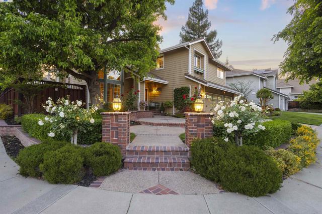 304 AVONDALE LANE, Livermore CA: https://media.crmls.org/mediaz/989ab635-3796-4d3d-850a-57ef06cb31f2.jpg