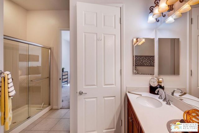 81091 Avenida Colonias, Indio CA: https://media.crmls.org/mediaz/989ad845-ca45-45c7-9242-e6218e1ed293.jpg