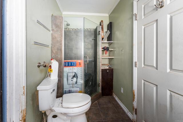 Detail Gallery Image 12 of 19 For 709 S Chester Ave., Compton,  CA 90221 - 2 Beds | 2 Baths