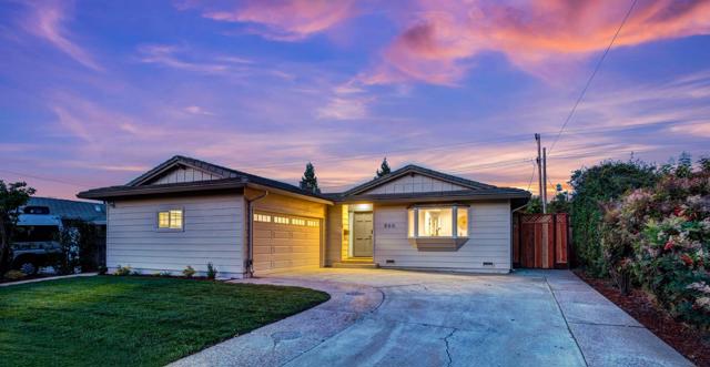 866 Daffodil Way, San Jose CA: https://media.crmls.org/mediaz/989afbd2-9ecf-42f9-b716-4100b02e0f5f.jpg