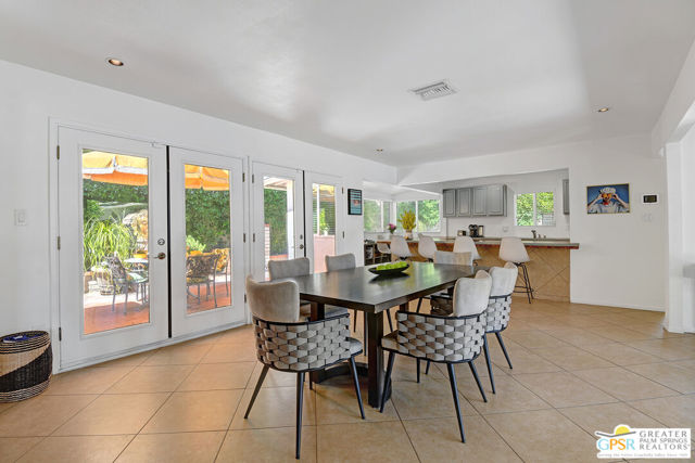 830 N Riverside Drive, Palm Springs CA: https://media.crmls.org/mediaz/989b72a3-a556-46ed-b471-fa5abb84e486.jpg