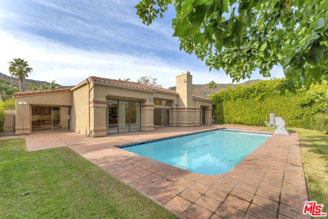 3516 Malibu Country Drive photo 1