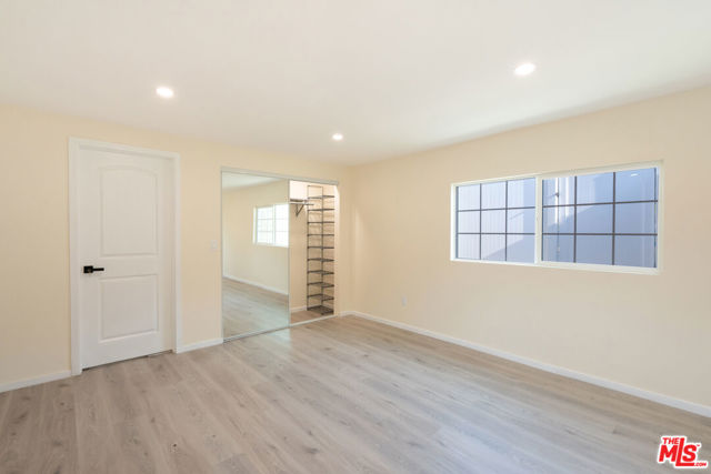 9701 Wheatland Avenue, Sunland CA: https://media.crmls.org/mediaz/989c8d76-d6b4-4063-a984-311ed4e9ee5f.jpg