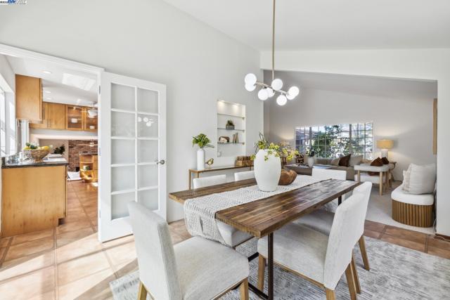 3483 Skyline Dr, Hayward CA: https://media.crmls.org/mediaz/989cfa3d-2b3c-40dd-9115-1d812d083950.jpg
