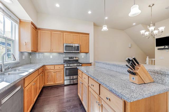 361 W Evelyn Avenue, Mountain View CA: https://media.crmls.org/mediaz/989d65cd-38f3-4d88-ad2b-6958826b865b.jpg