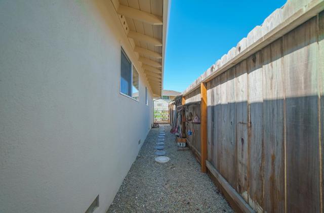 731 La Mesa Drive, Salinas CA: https://media.crmls.org/mediaz/989dbbc3-c828-42ee-903e-b417bbb8852b.jpg