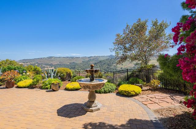 407 Mirador Court, Monterey CA: https://media.crmls.org/mediaz/989e30b1-c1ed-4205-a097-341e2c1c7b9c.jpg