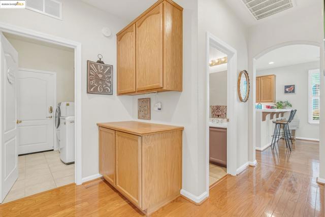 1185 BACCHINI LANE, Brentwood CA: https://media.crmls.org/mediaz/989f7395-ec19-4b1b-98e3-2151c8ae879c.jpg