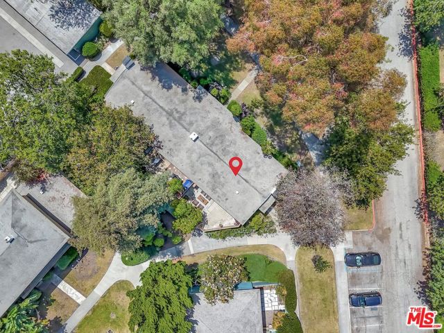 5513 Village, Los Angeles CA: https://media.crmls.org/mediaz/98a1a836-b972-4373-b016-2856999c2613.jpg