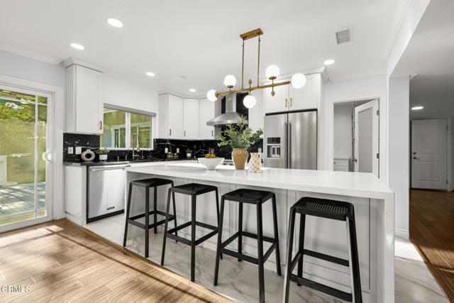 9545 Creemore Place, Tujunga CA: https://media.crmls.org/mediaz/98a1ca56-f5a6-4c6c-bac6-2bbcad7780f4.jpg