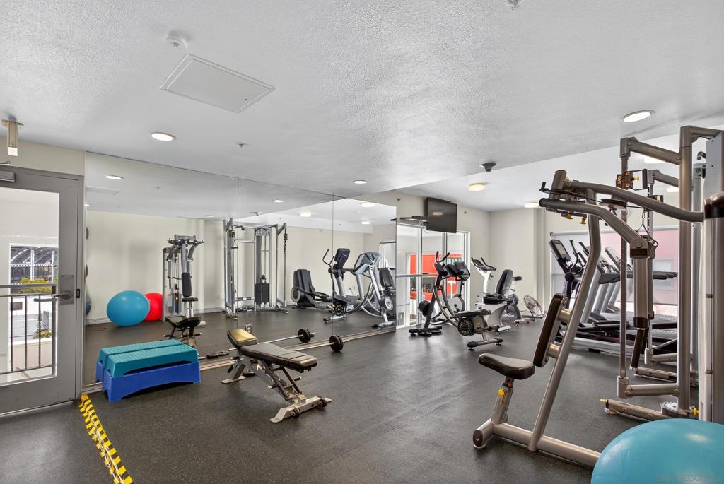 MLS #250033334SD img 12