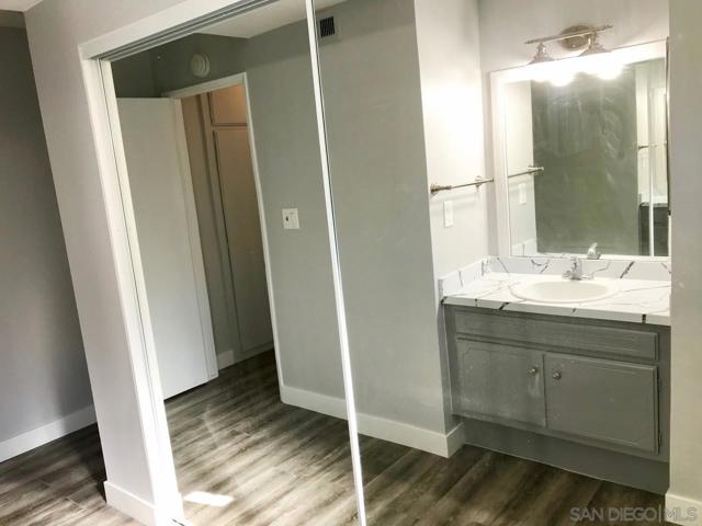 5091 Park Rim Dr, San Diego CA: https://media.crmls.org/mediaz/98a298b7-2f22-410c-963e-93a3f17ab92a.jpg