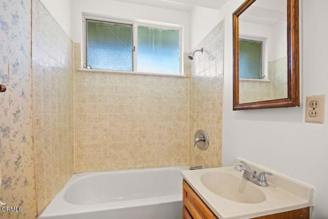 445 Mara Avenue, Ventura CA: https://media.crmls.org/mediaz/98a3212d-b71e-49eb-afd0-babce4ac2d89.jpg