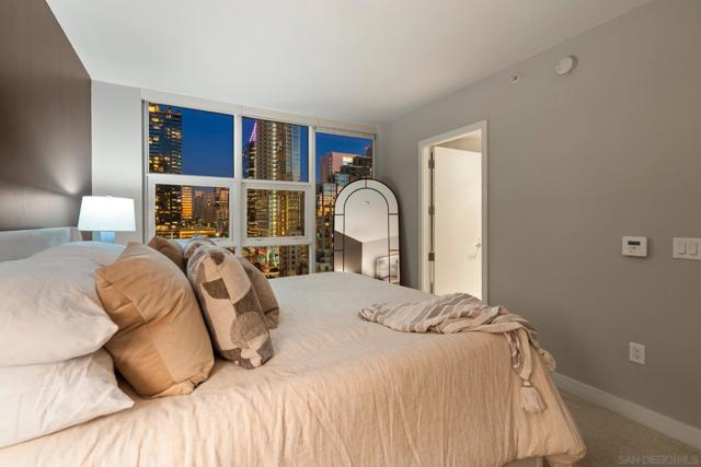 1325 Pacific Hwy, San Diego CA: https://media.crmls.org/mediaz/98a32409-d42e-4fe5-9857-3cb60daff835.jpg