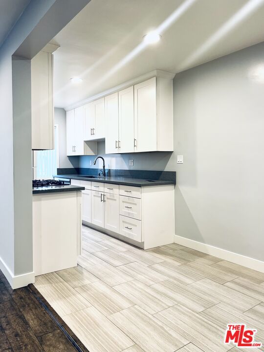 1136 SPAZIER Avenue, Glendale CA: https://media.crmls.org/mediaz/98a36139-0dea-4fd4-b0e2-fc00eb95feb7.jpg