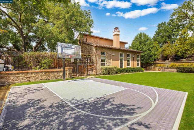 837 O'Brien Place, Danville CA: https://media.crmls.org/mediaz/98a37dd6-4d52-446c-ba06-510893b07cf8.jpg