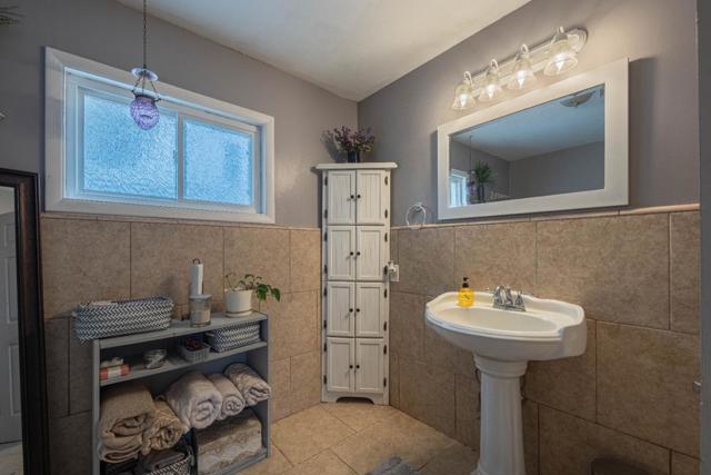 335 Palma Drive, Salinas CA: https://media.crmls.org/mediaz/98a384d5-c3b3-4598-93ab-d90b622aab45.jpg