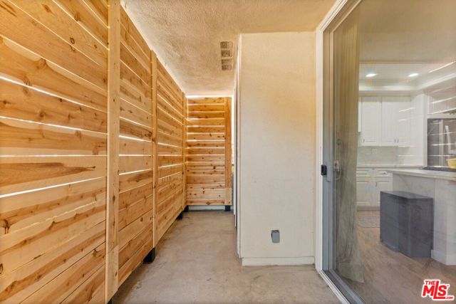 1500 Camden Avenue, Los Angeles CA: https://media.crmls.org/mediaz/98a47f67-e941-494a-adbe-be6d95b60a94.jpg