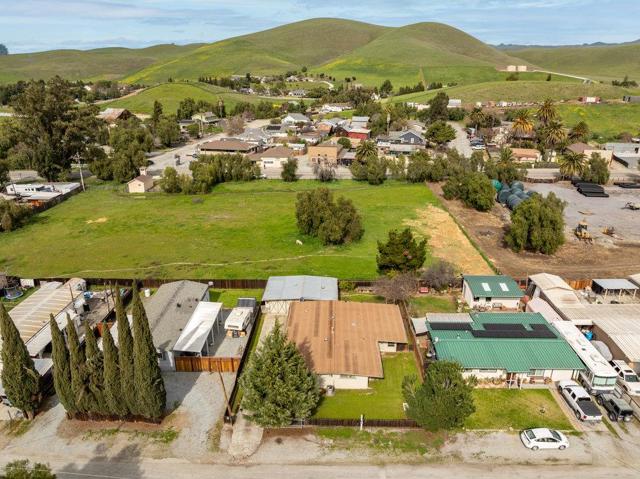 6881 F Street, Tres Pinos CA: https://media.crmls.org/mediaz/98a48320-403a-49ff-a19c-62b4ef600924.jpg