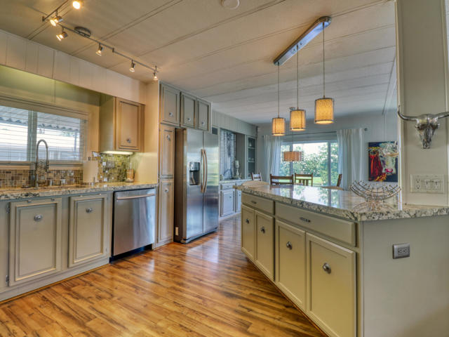 51555 Monroe St. #18, Indio CA: https://media.crmls.org/mediaz/98a5a2e1-eace-4d0e-83ea-30a4bd38acfc.jpg