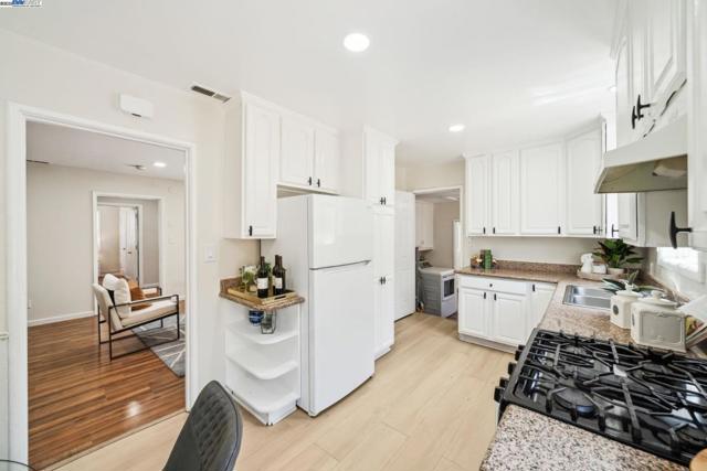 16829 Daryl Avenue, San Lorenzo CA: https://media.crmls.org/mediaz/98a5b757-2ae1-4436-b5af-160bb36facf4.jpg