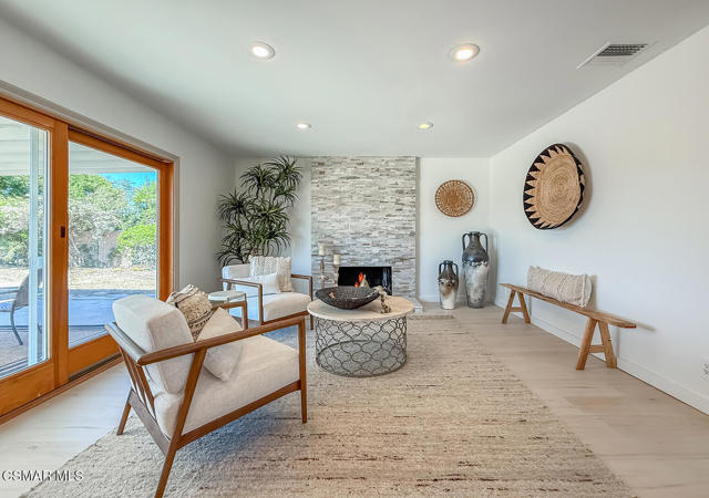 166 Sandberg Street, Thousand Oaks CA: https://media.crmls.org/mediaz/98a613f3-b874-4c09-b72b-458646a85f28.jpg