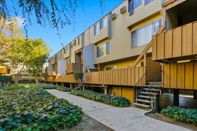 490 Auburn Way, San Jose CA: https://media.crmls.org/mediaz/98a8390c-4fba-40eb-a97e-d7681f58cc18.jpg