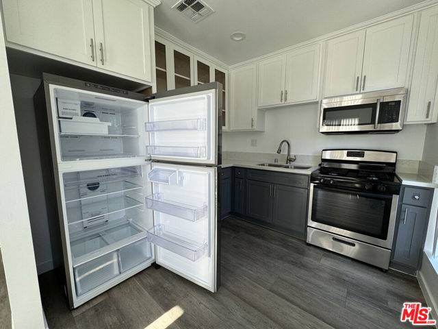 1330 Arapahoe Street, Los Angeles CA: https://media.crmls.org/mediaz/98a840a8-0535-49a1-a100-fc9e10931ded.jpg