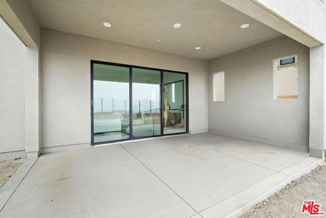 20244 W Albion Way, Porter Ranch CA: https://media.crmls.org/mediaz/98a949f7-3111-416b-9e4c-6a5d43befeaf.jpg